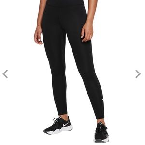 ✔️NIKE NEW WITH TAGS Women’s Therma-Fit One Mid-Rise Black Leggings✔️ XL